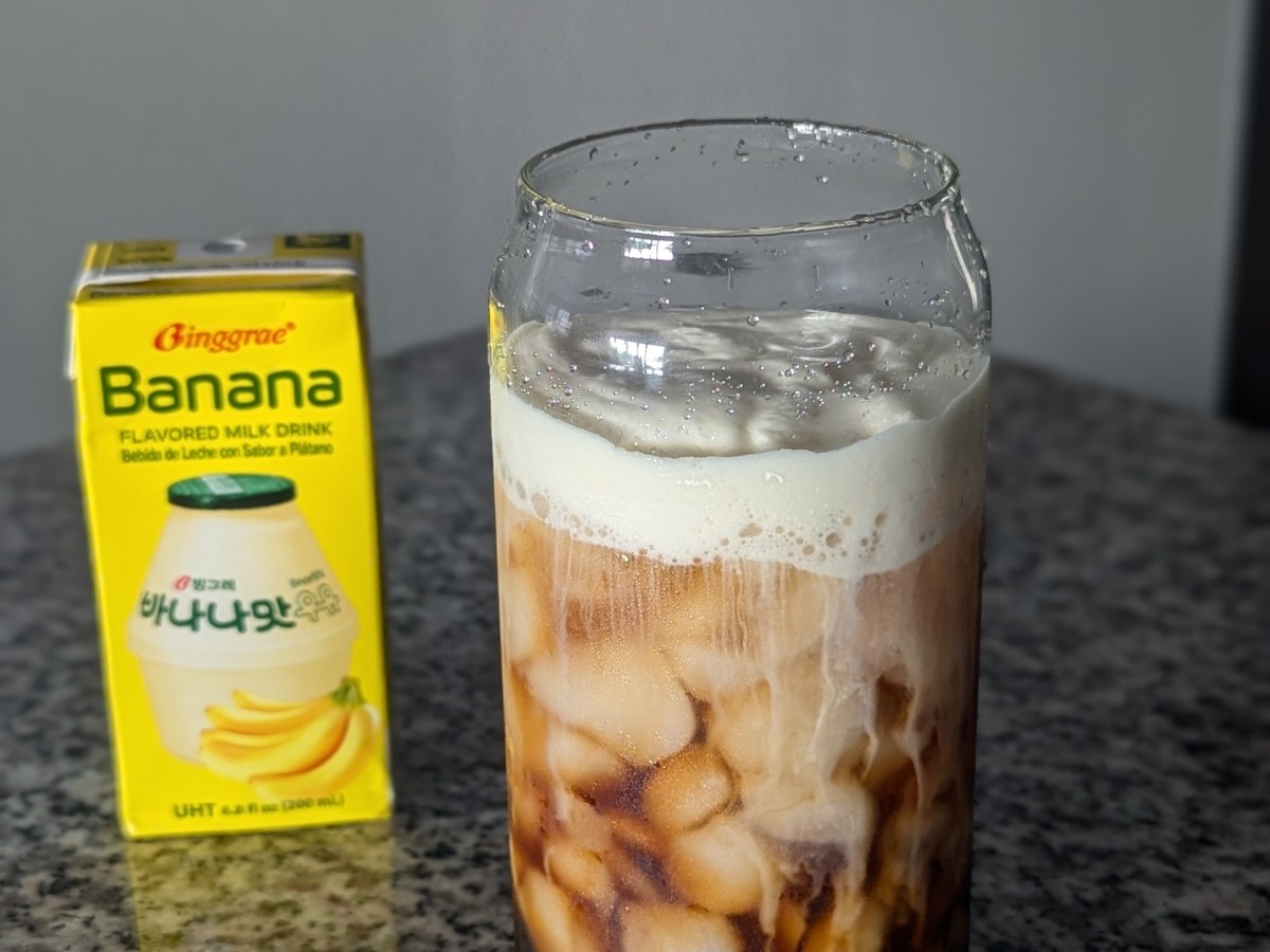 Banana Cream Foam Iced&nbsp;Americano